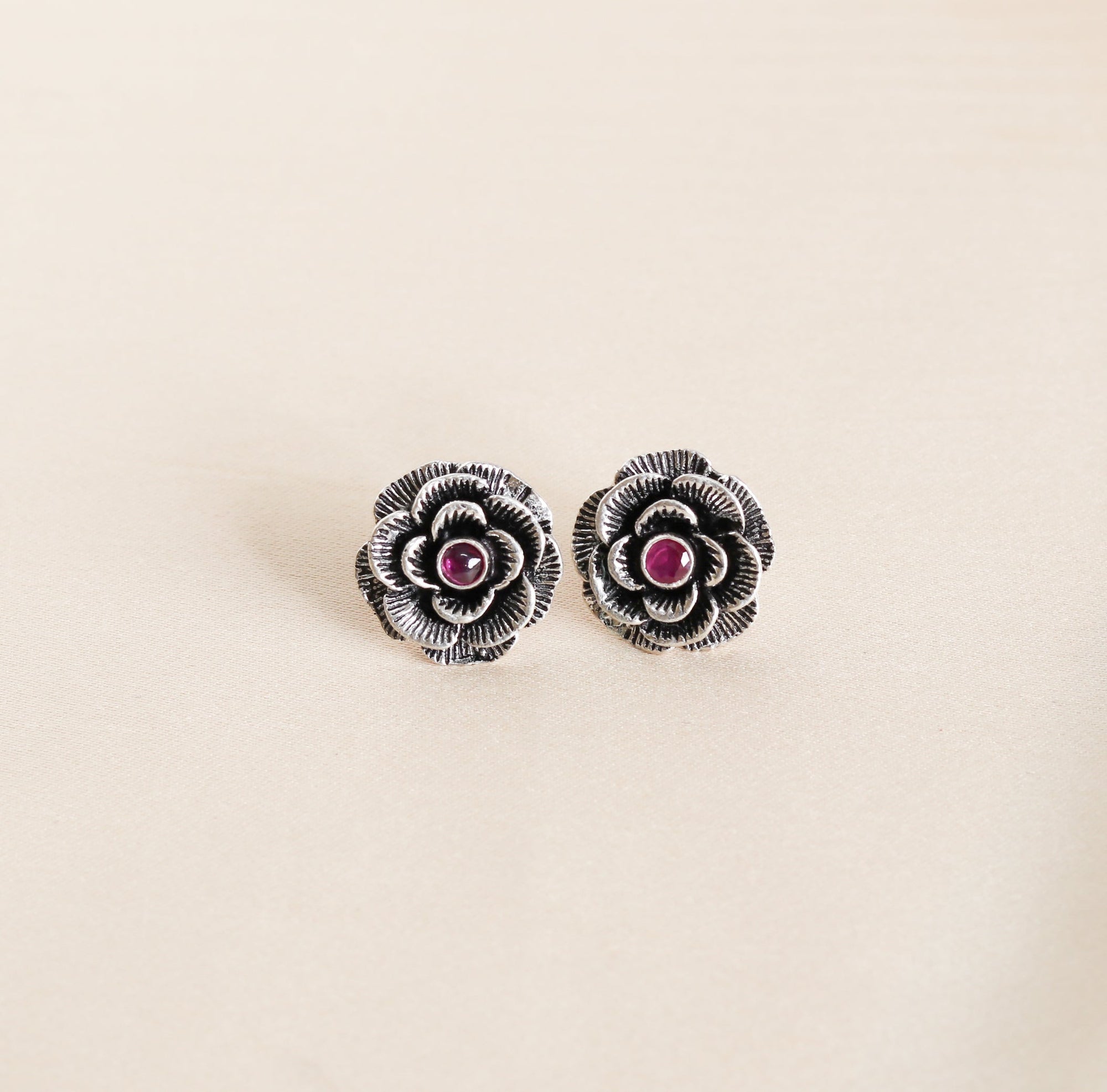 Rose Silver Stud's Limited Edition-0